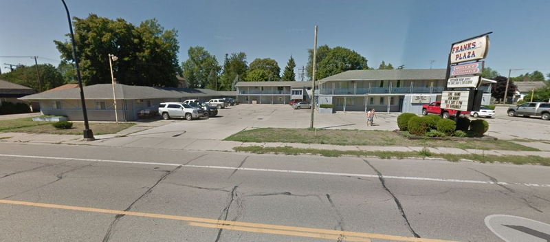 Bottoms Up (Franks Plaza) - From Web Listing (newer photo)